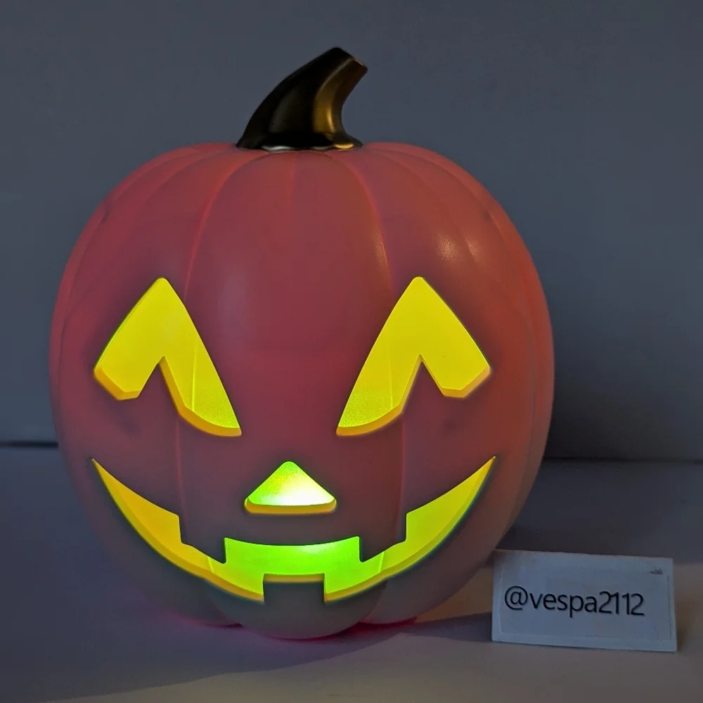 Target Bullseye Playground Summerween Pumpkin Pink LED Color Changing Light 2024